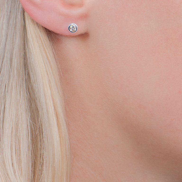 DIAMOND RUBOVER STUDS EARRINGS